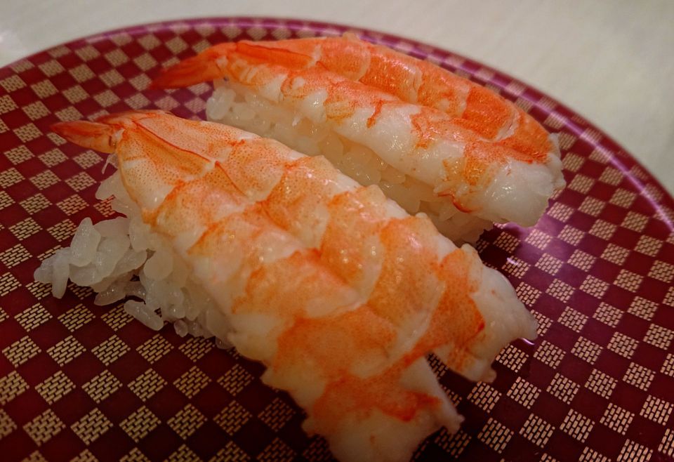 新橋で味わう都会派寿司の奥深さと食文化が交差するグルメ探訪記